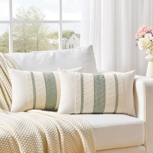 Adds an Artisanal Boho-Lumbar Throw for Your Home