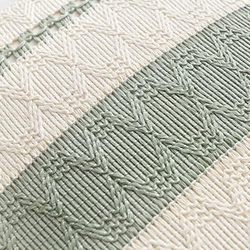 Adds an Artisanal Boho-Lumbar Throw for Your Home